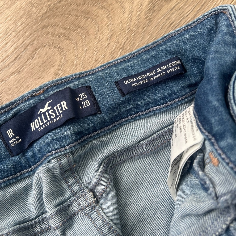 Hollister Women's High Rise Jeans - Classic Blue